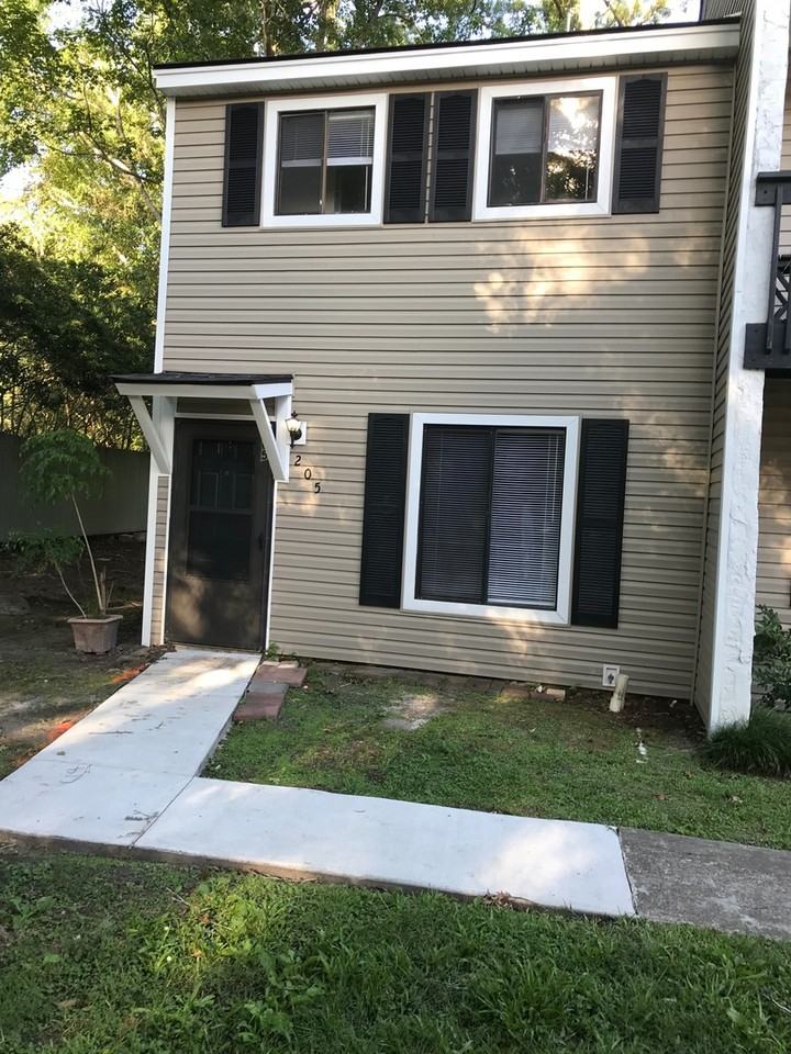 401 Golf Road #205 - Photo 2 of 9