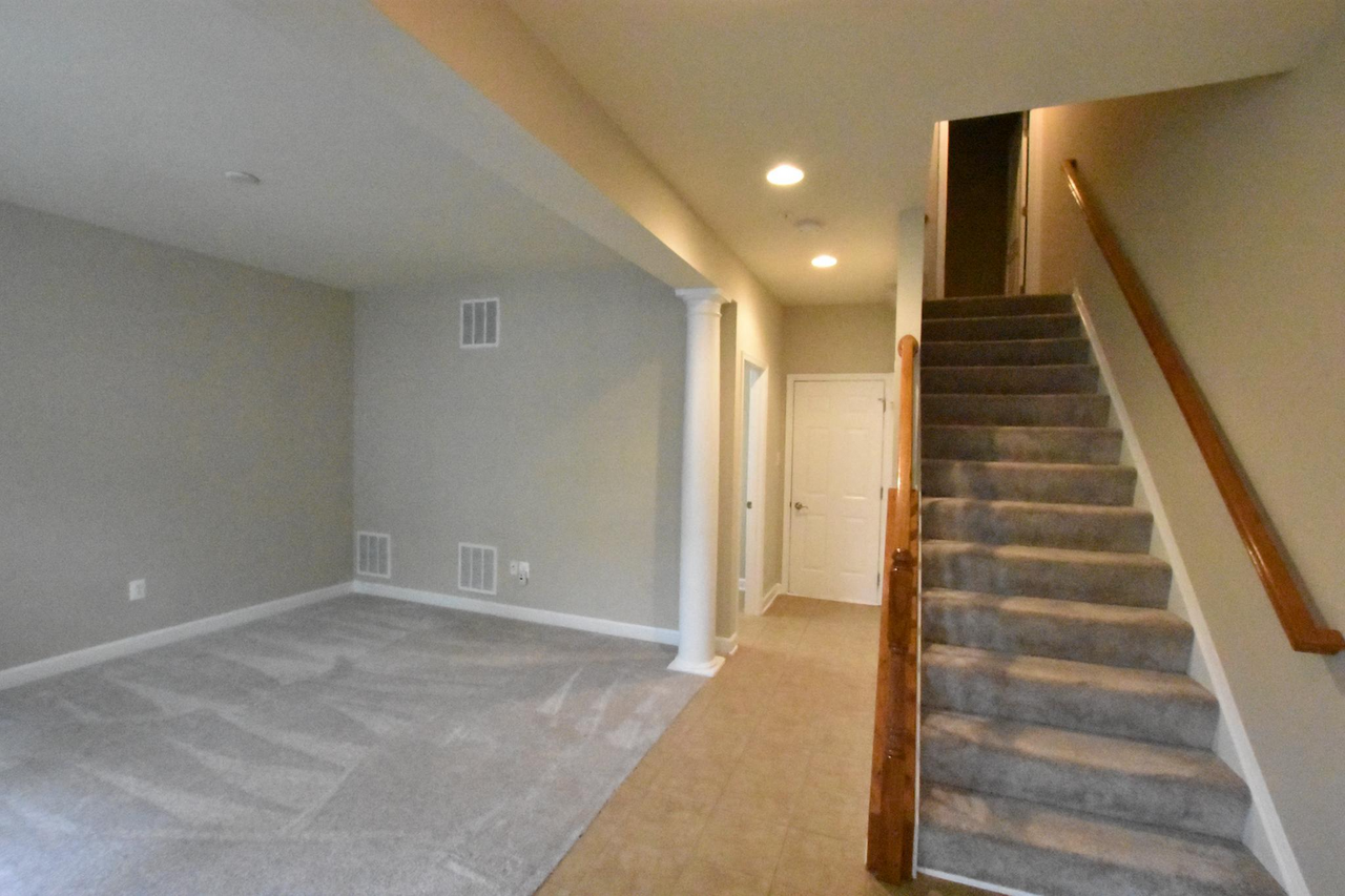 11675 Leesborough Circle - Photo 2 of 21