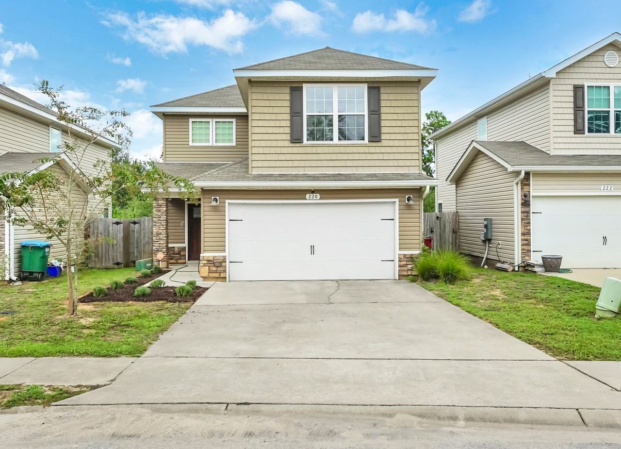 220 Wainwright Dr