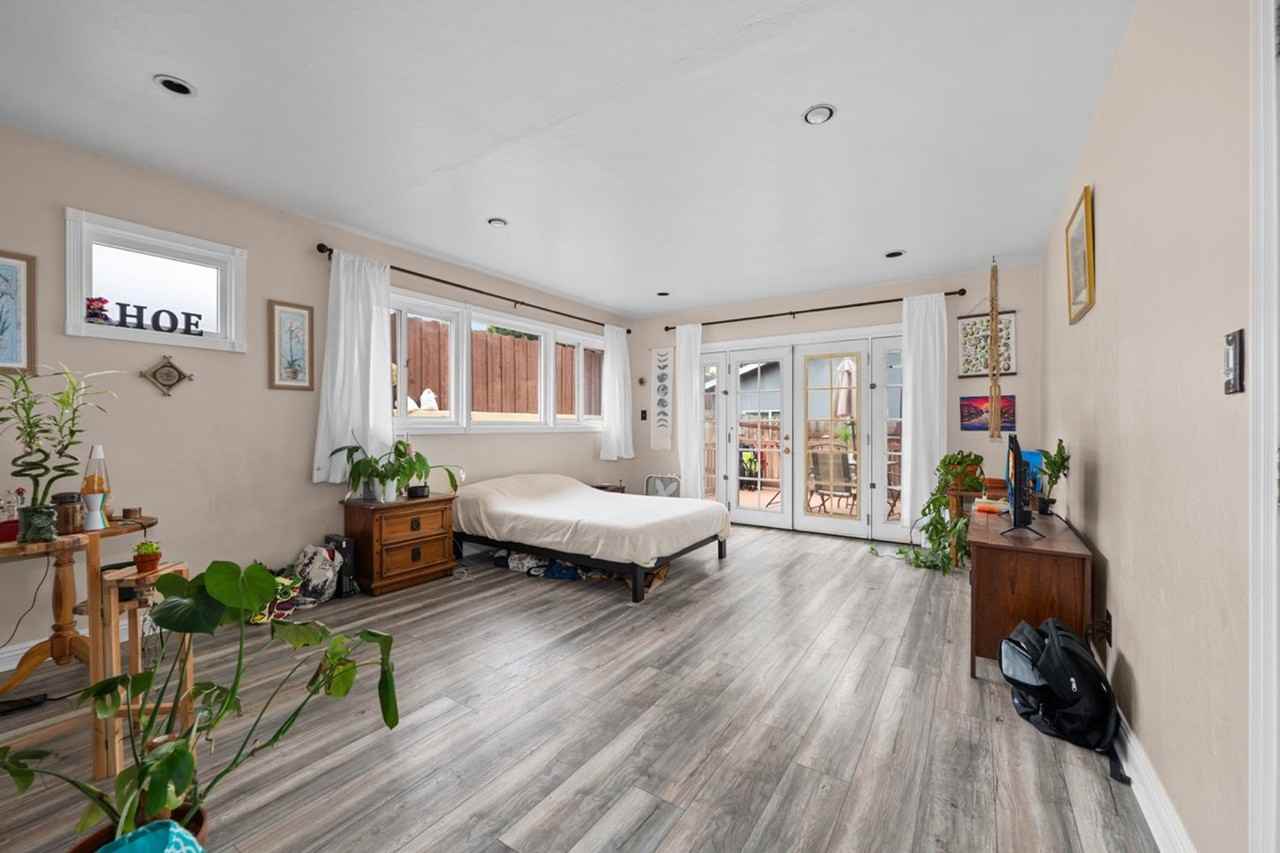 4840 College Ave - Photo 6 of 25