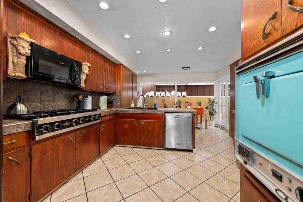 4840 College Ave - Photo 3 of 25