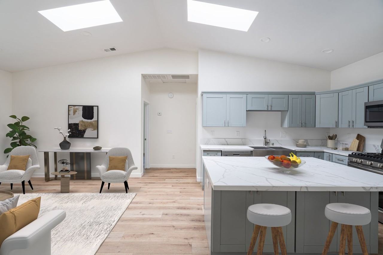 4842 College Ave - Photo 2 of 22