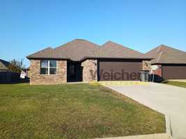 featured image of 905 Lexi Ln