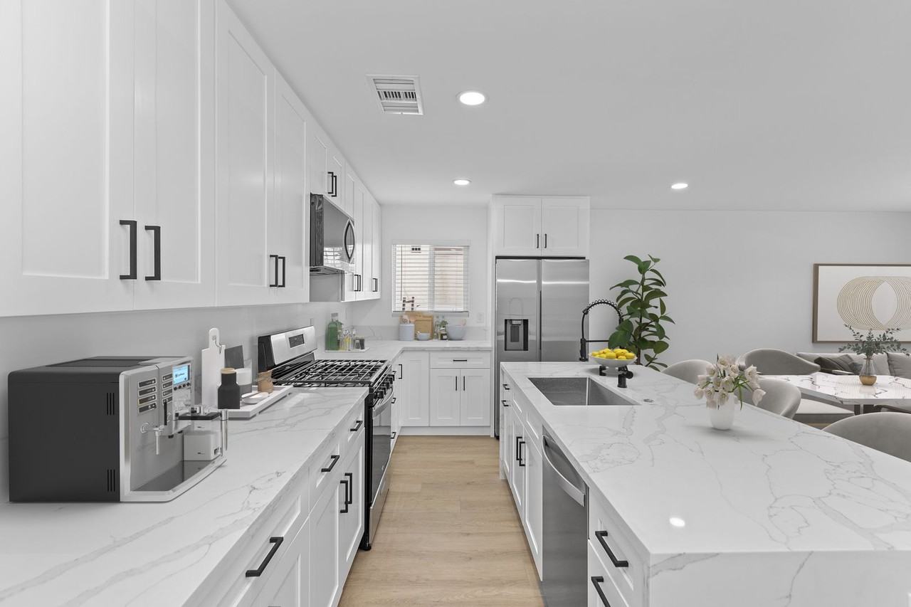 4722 68th St - Photo 5 of 23