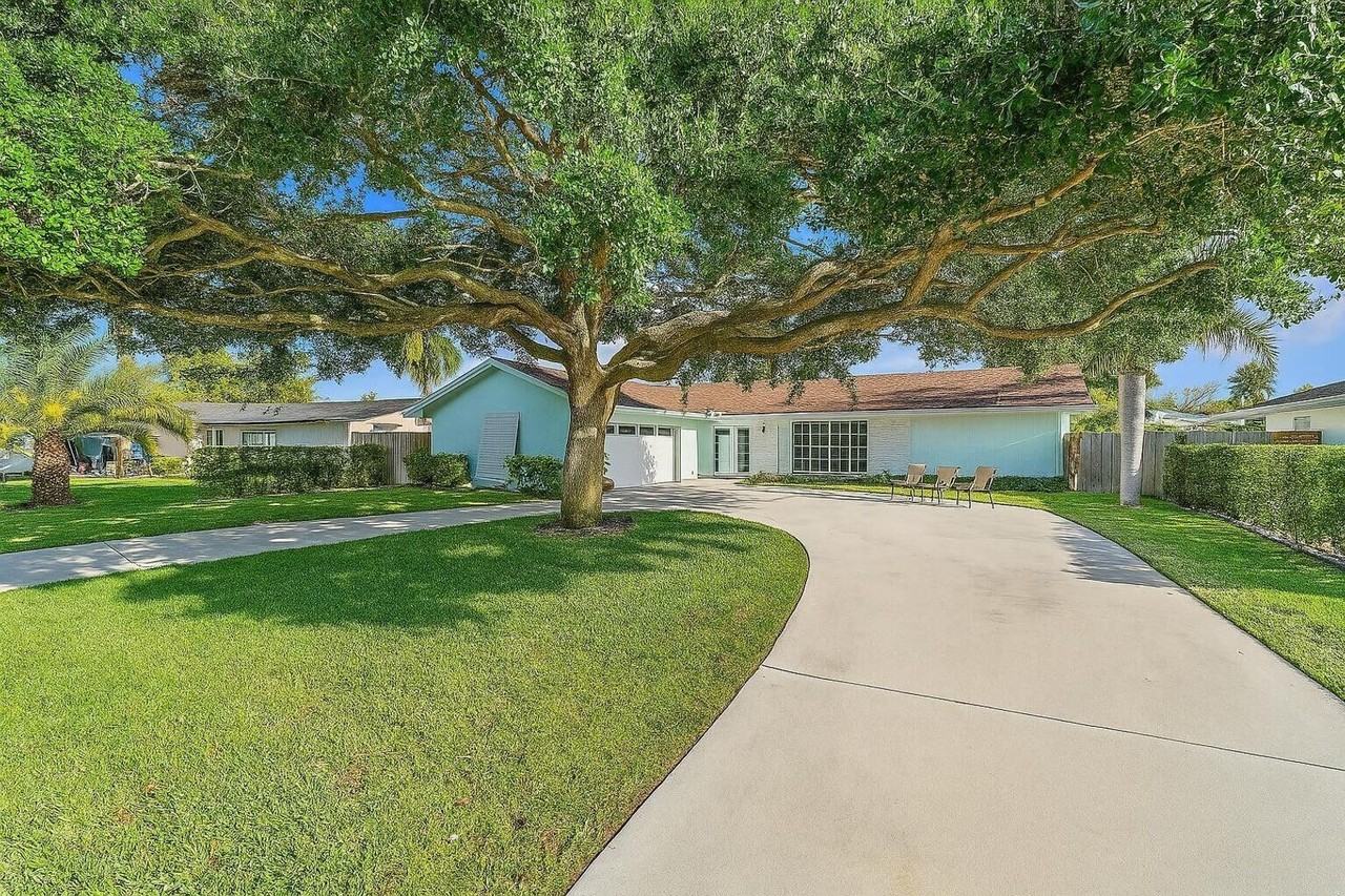 4193 Hyacinth Circle North - Photo 5 of 40