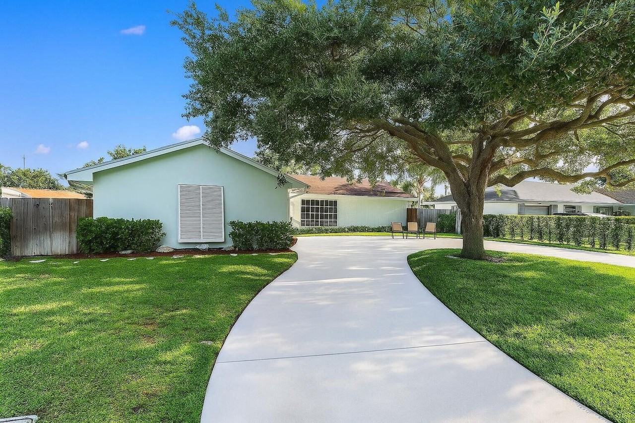 4193 Hyacinth Circle North - Photo 6 of 40