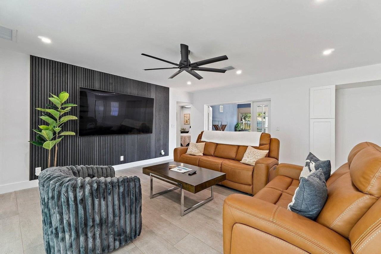 4193 Hyacinth Circle North - Photo 3 of 40