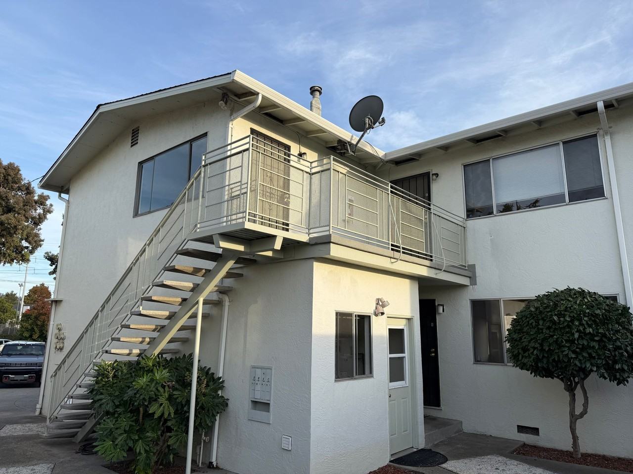 821 Coburn Ct - Photo 2 of 3