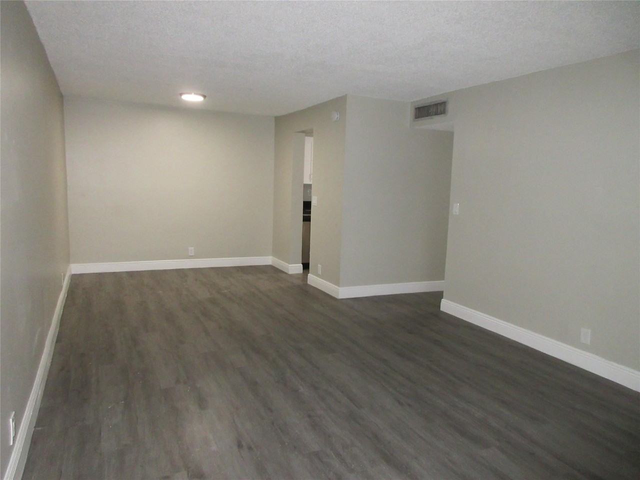 4280 Woodside Drive - Photo 5 of 15