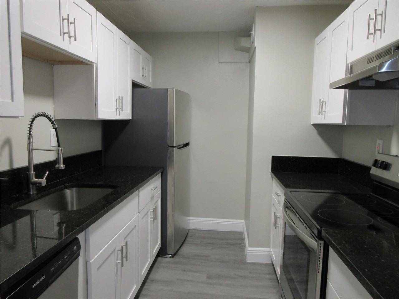 4280 Woodside Drive - Photo 6 of 15