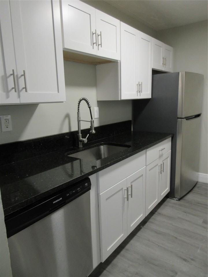 4280 Woodside Drive - Photo 7 of 15