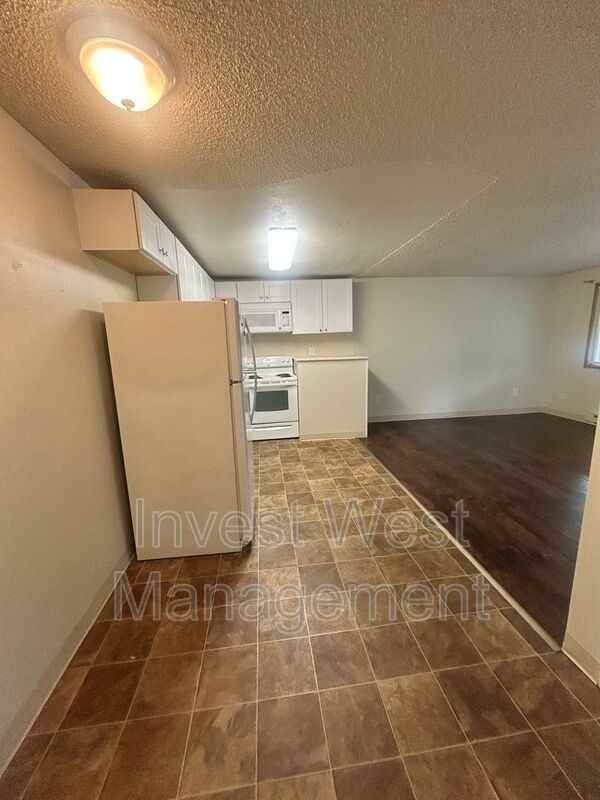 9100 Vancouver Avenue #14 - Photo 7 of 17