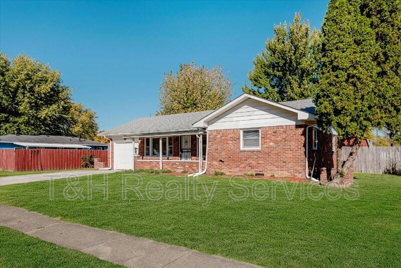 3010 Winchester Drive - Photo 3 of 26