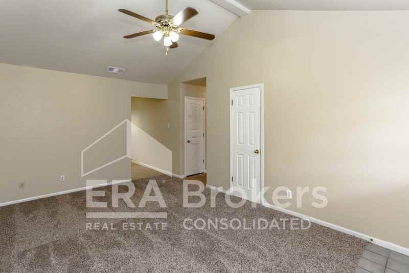 1907B Windward Dr #B - Photo 4 of 19