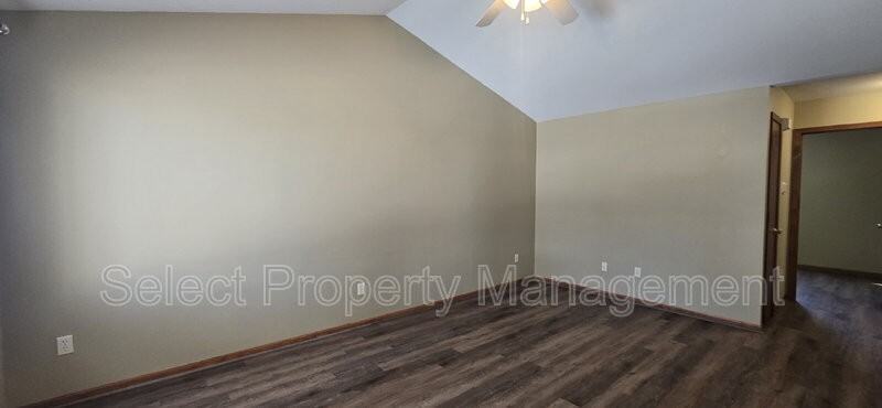 5308 Gardenview Ave - Photo 2 of 17