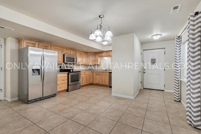 2801 Harrow Court #Bsmt - Photo 3 of 27