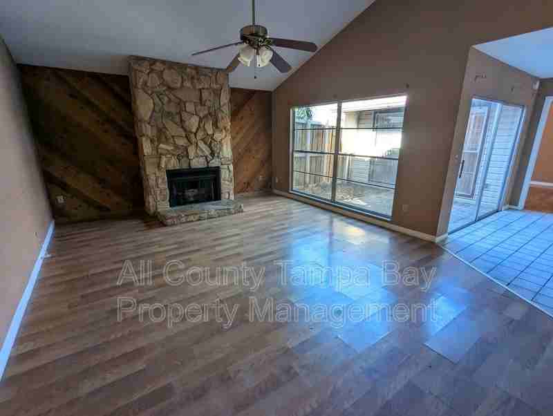 10914 Landon Ln - Photo 4 of 19