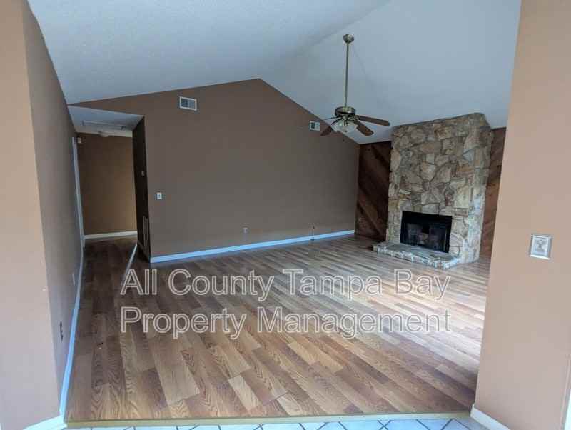 10914 Landon Ln - Photo 5 of 19