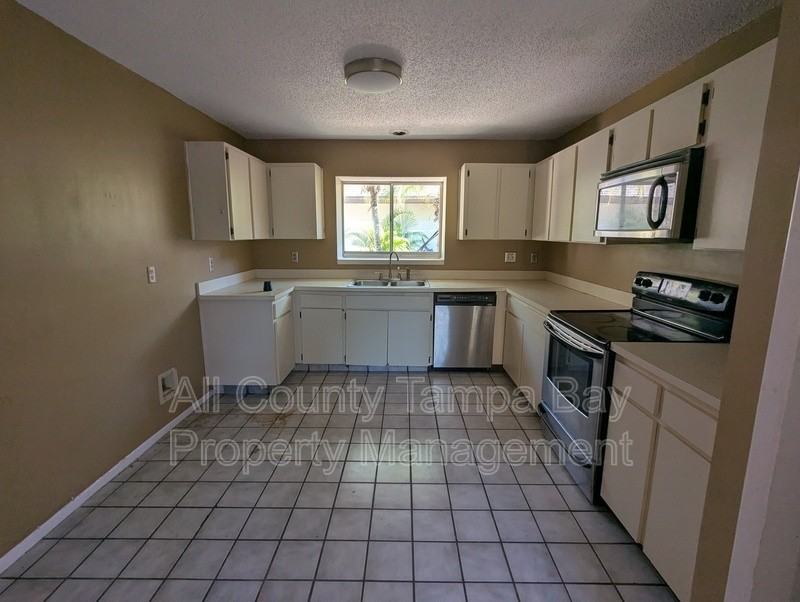10914 Landon Ln - Photo 6 of 19