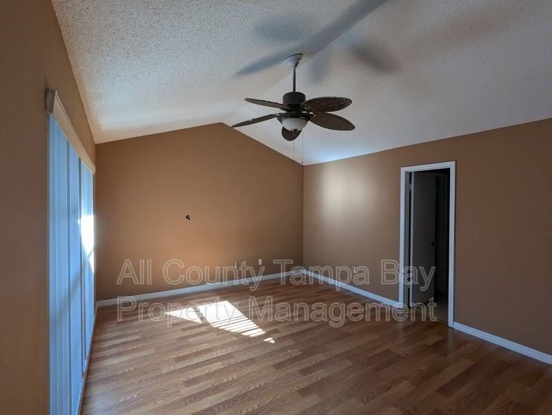 10914 Landon Ln - Photo 7 of 19
