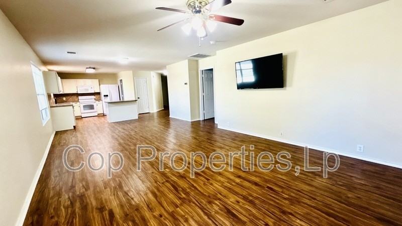 5132 Columbia Dr - Photo 5 of 26