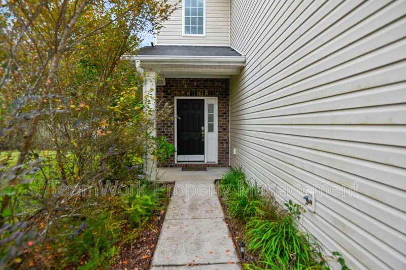 102 Maywood Dr - Photo 2 of 35