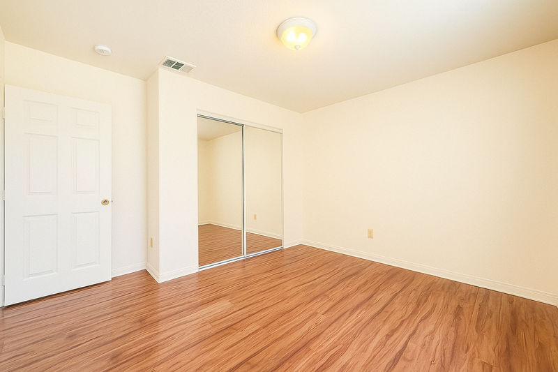 3431 W 67th St - Photo 5 of 10