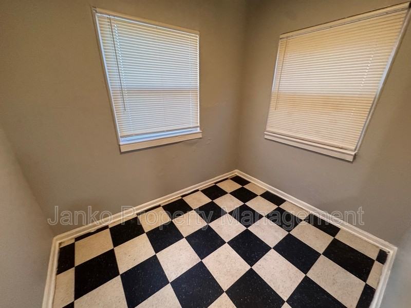 5903 W Huron St #1 - Photo 3 of 11