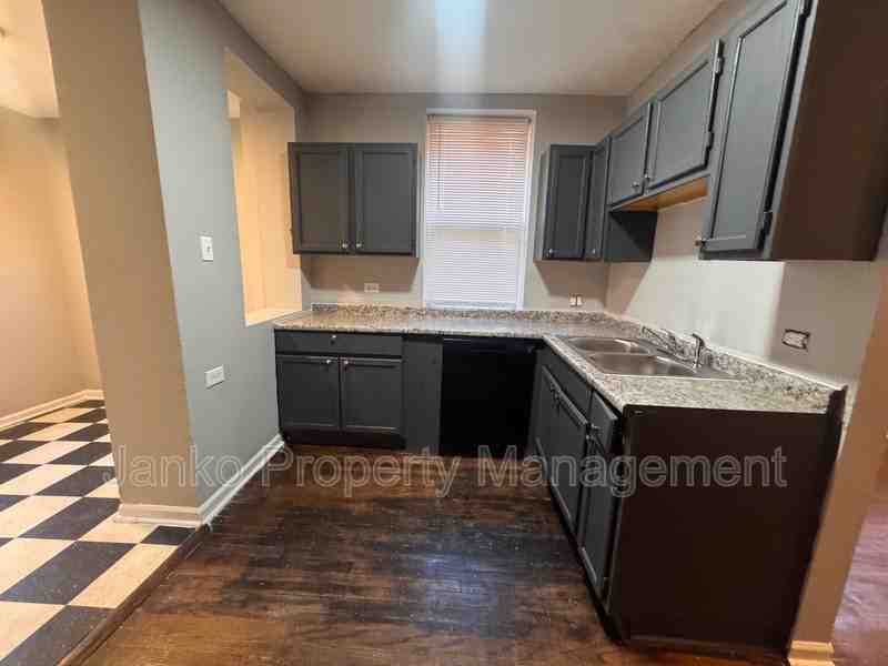 5903 W Huron St #1 - Photo 2 of 11