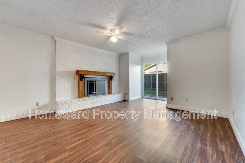 3003 Helmet St - Photo 4 of 13