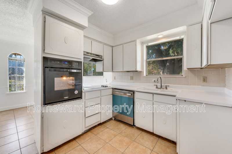 3003 Helmet St - Photo 5 of 13