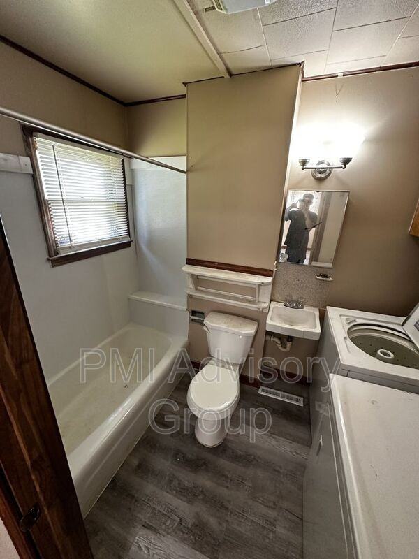 714 Market St - Photo 2 of 13