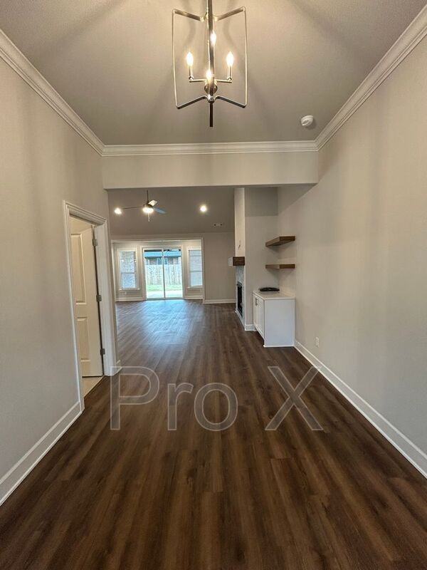 2400 Salmon St - Photo 2 of 32