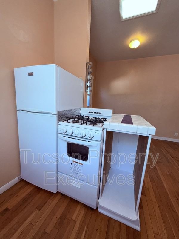 1222 N Olsen Ave - Photo 3 of 24