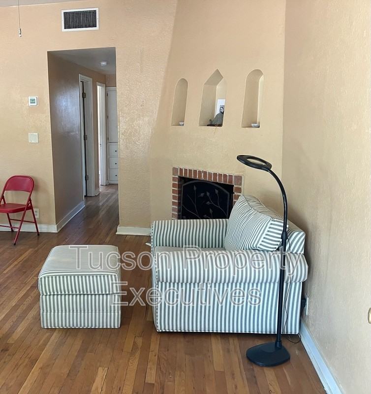 1222 N Olsen Ave - Photo 5 of 24