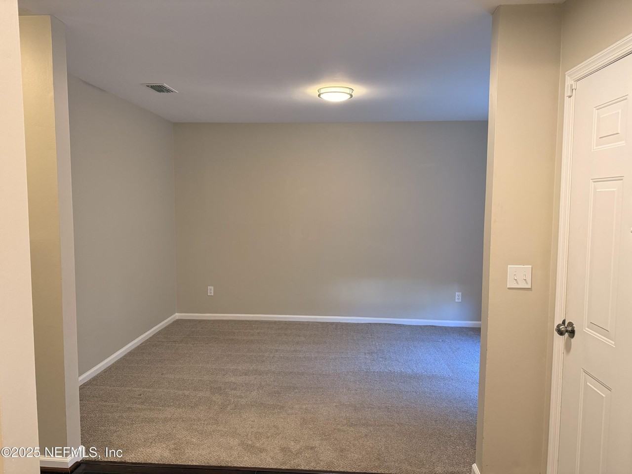 1401 Starboard Ct - Photo 4 of 20