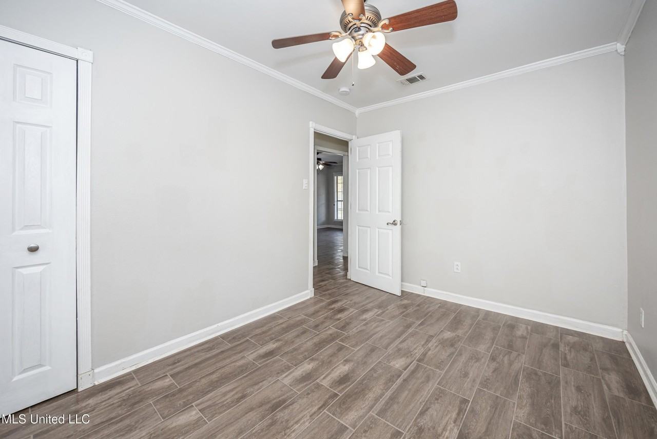 2303 12th St - Photo 7 of 40