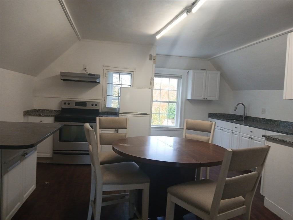 607 Fellsway - Photo 5 of 6