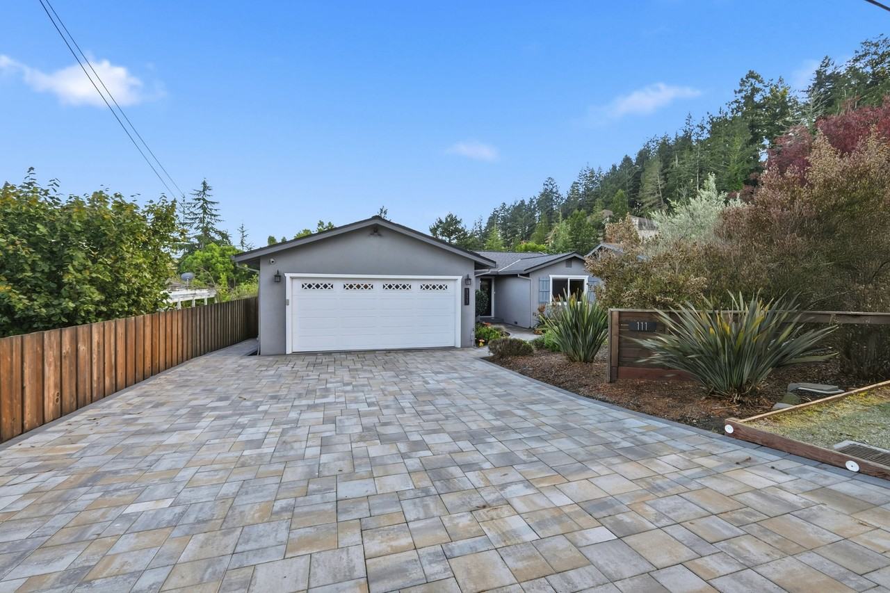 111 Miraflores Rd - Photo 2 of 34