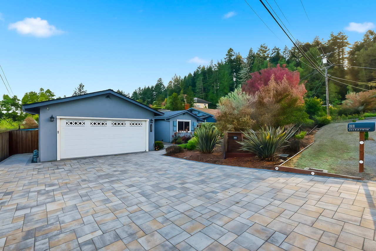 111 Miraflores Rd - Photo 3 of 34