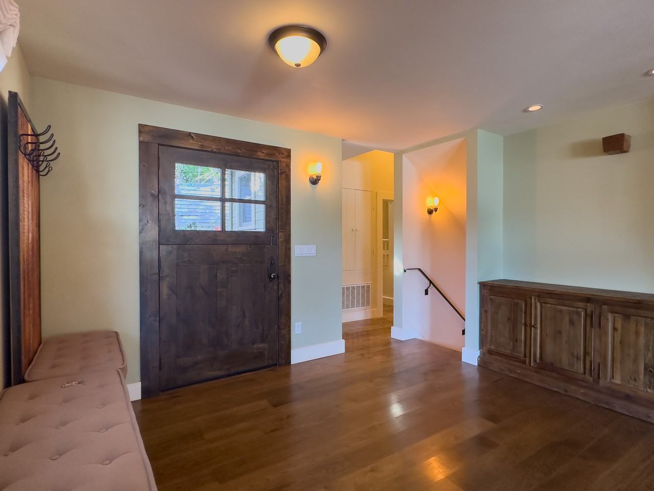 93 Fairview Plz - Photo 2 of 25