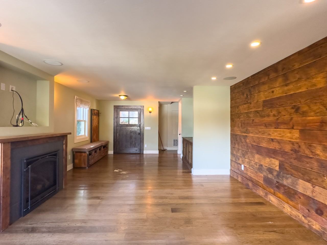 93 Fairview Plz - Photo 4 of 25