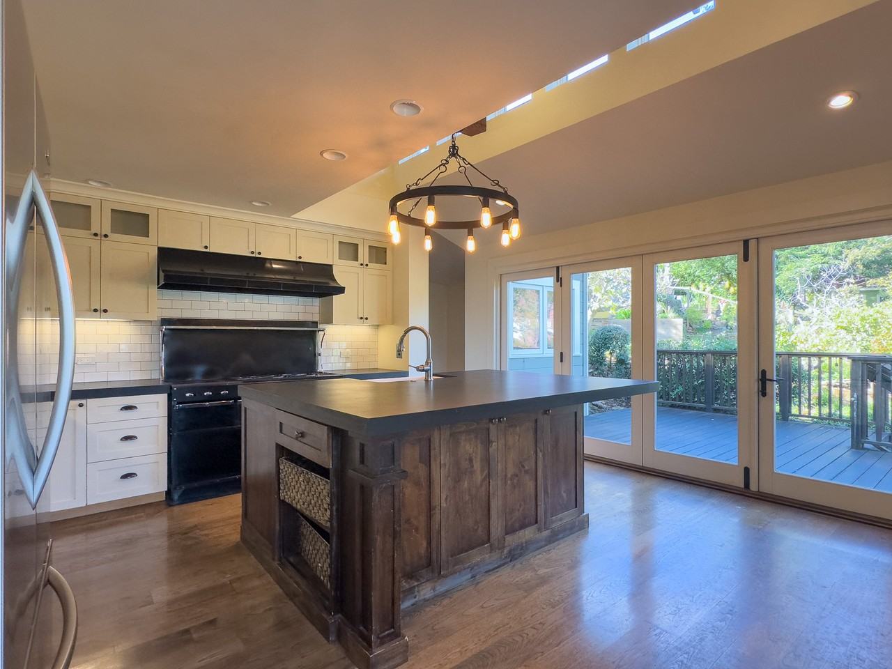 93 Fairview Plz - Photo 6 of 25