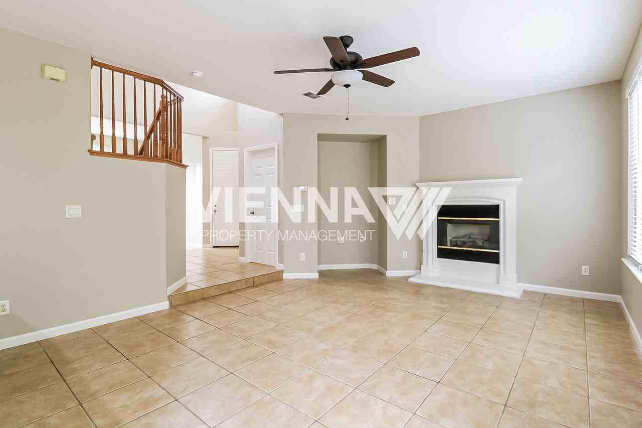 1944 Letterkenny Dr - Photo 3 of 20