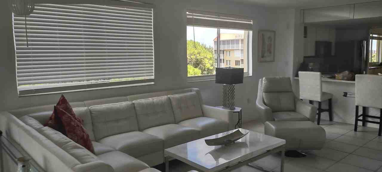 15171 Cedarwood Lane - Photo 4 of 10