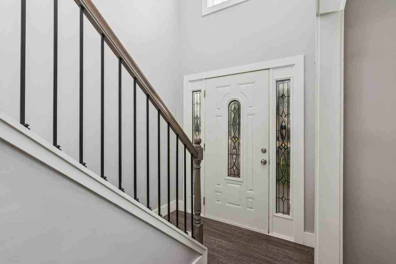 2275 Eagle Pointe Ct - Photo 2 of 44