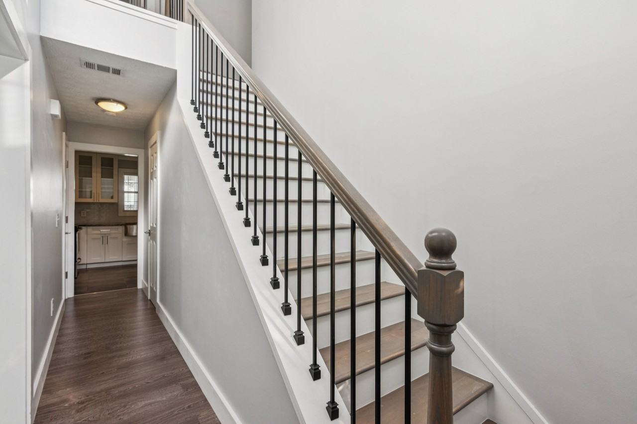 2275 Eagle Pointe Ct - Photo 4 of 44