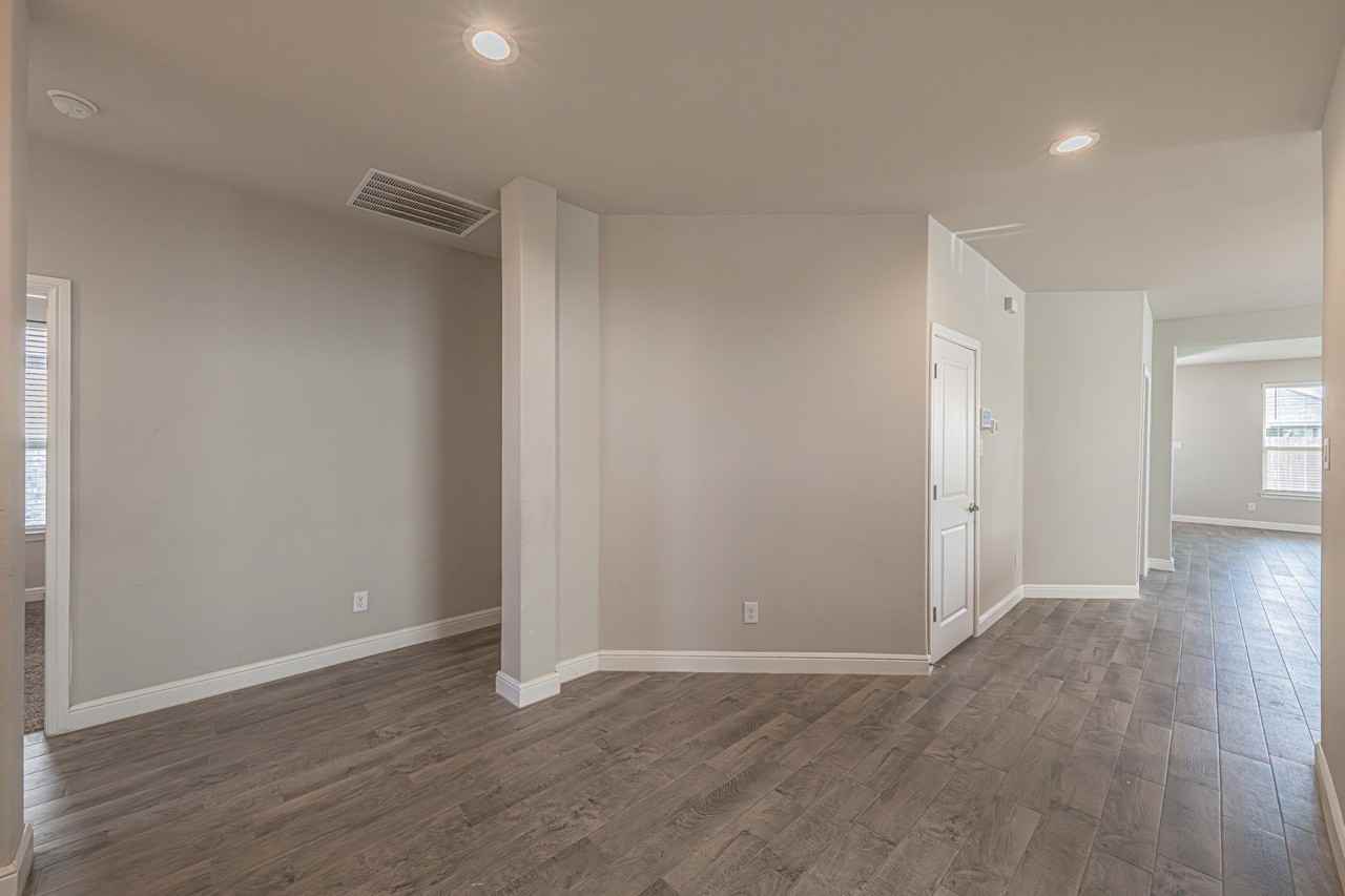 209 Irish Moss Dr - Photo 6 of 40