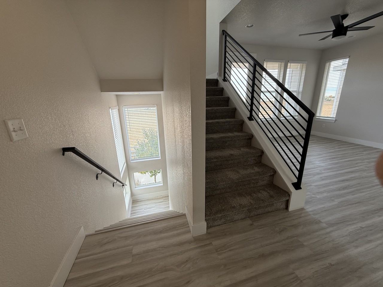 12355 Farmview Ln - Photo 5 of 31