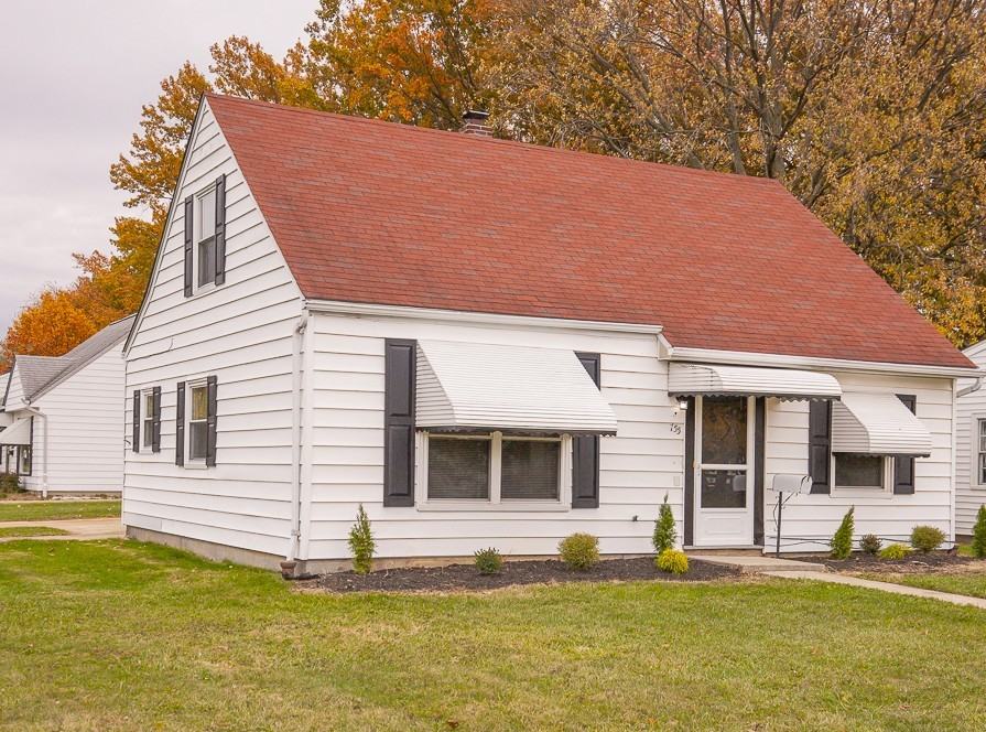 755 E 266th St - Photo 3 of 31